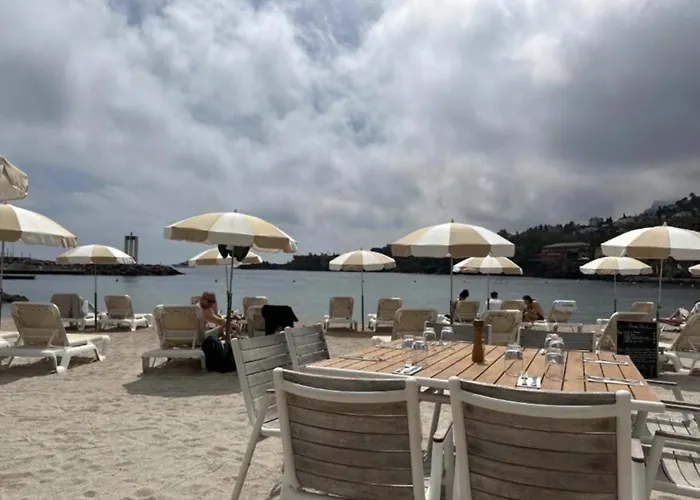 Vue mer sur la baie de Cannes piscine randonnée